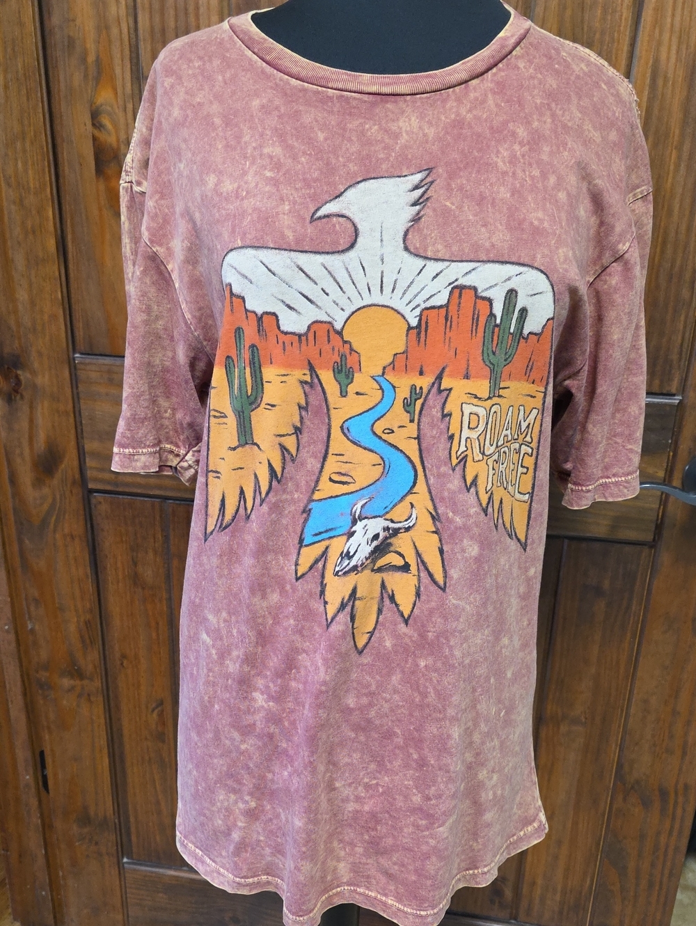 Lotus Fashion Roam Free Graphic Tee - Size M